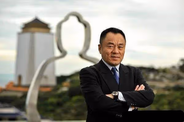 殯葬大王李世聰去世，曾包養多位情人生男孩，卻選女兒繼承家業