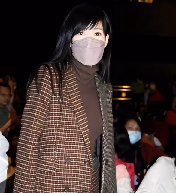 周慧敏為黃凱芹演唱會發文：年紀漸長的我們，合拍一次少一次
