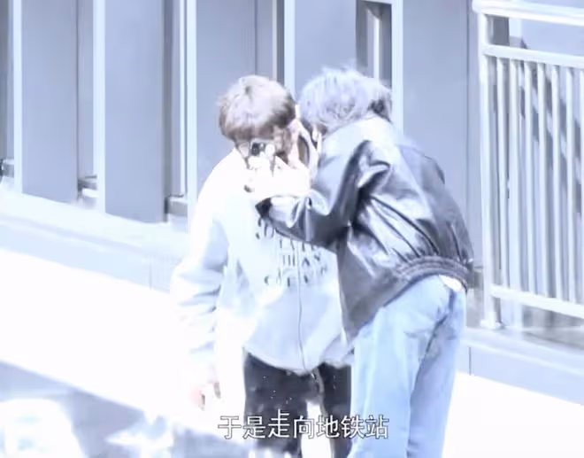 沈月和王敬軒為田鴻傑慶生，同回小區互動開心，二人關係引猜測