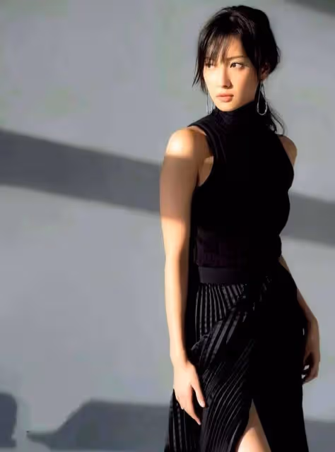菜菜緒,被稱為日本第一美腿的驚艷,九頭身美女又是什麼意思?