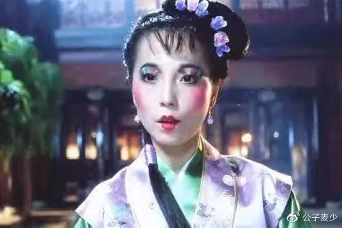 「石榴姐」年輕時有多美?擁有億萬富豪老公,為何她還分居掙錢?