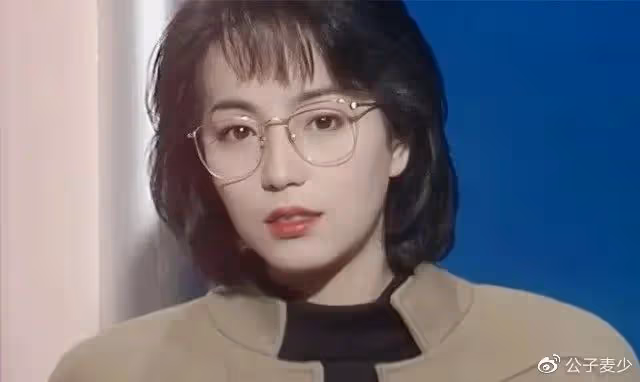 「石榴姐」年輕時有多美?擁有億萬富豪老公,為何她還分居掙錢?