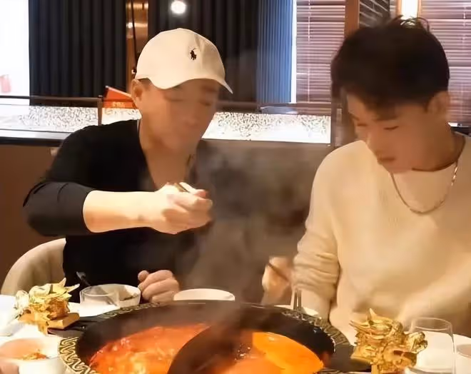 汪小菲再遭重創:麻六記團隊20多人集體辭職,張蘭將更加辛苦
