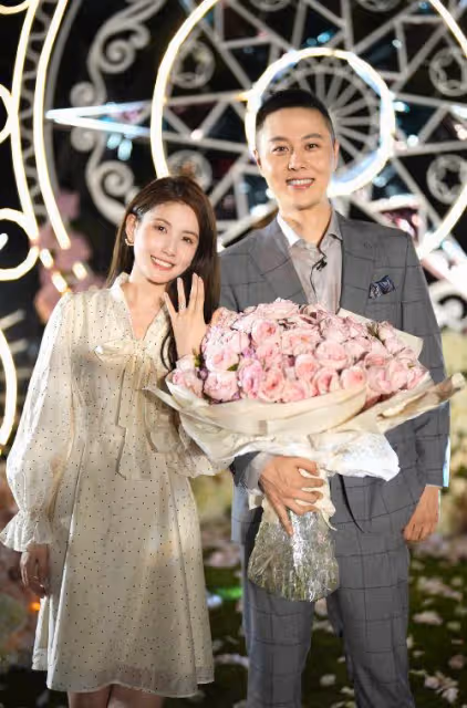 王思聰前女友甜仇產子！嫁金融才子僅六個月，胎兒正面曝光顏值高