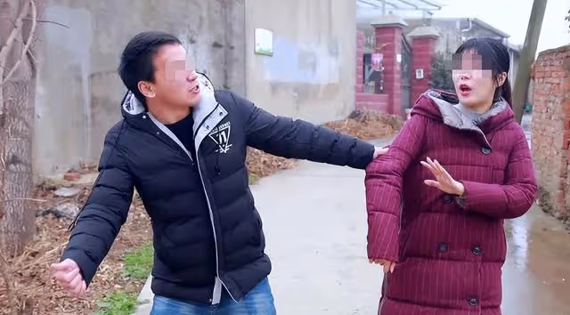 婆婆壽宴消費過萬,媽寶男丈夫讓妻子買單,妻子:我們AA制