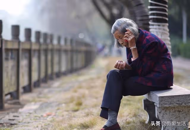 兒子困難,我去女兒家養老,女婿提出三個對等條件,讓我陷入兩難