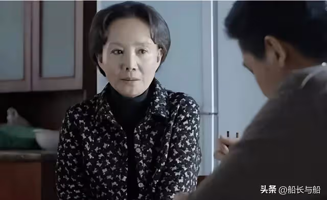 發現兒子出軌,我做三碗清水麵條,兒媳狼吞虎咽,兒子痛哭道歉