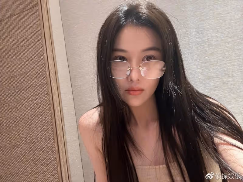 35歲張馨予近照瘦出新高度，素顏出鏡被指變樣了，網友齊呼認不出