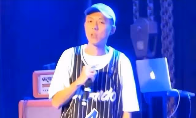 知名歌手心肌梗塞去世，年僅37歲，去世前臉色蒼白行為詭異