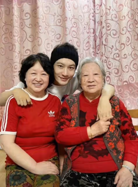 修成正果？黃曉明帶葉珂參加家宴，女方已見過黃曉明的父母和外婆