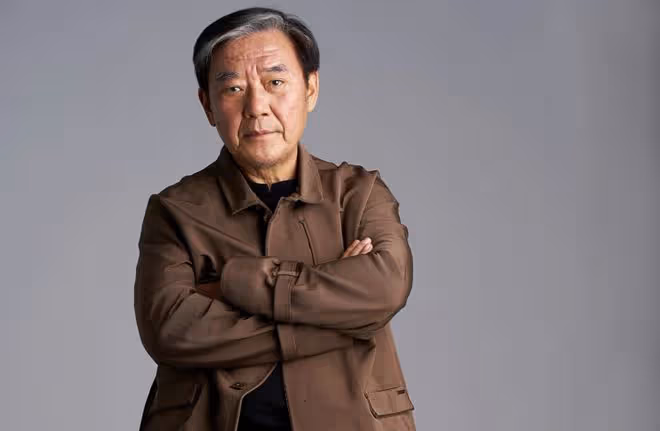 倚老賣老？70歲李立群餐館就餐為難服務員，要求道歉且開除服務員