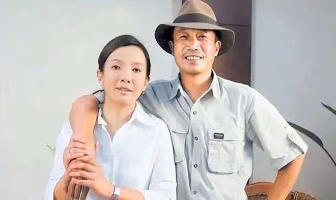 孫海英呂麗萍合體撿垃圾，被曝年收入數百萬，還與乞丐搶垃圾？