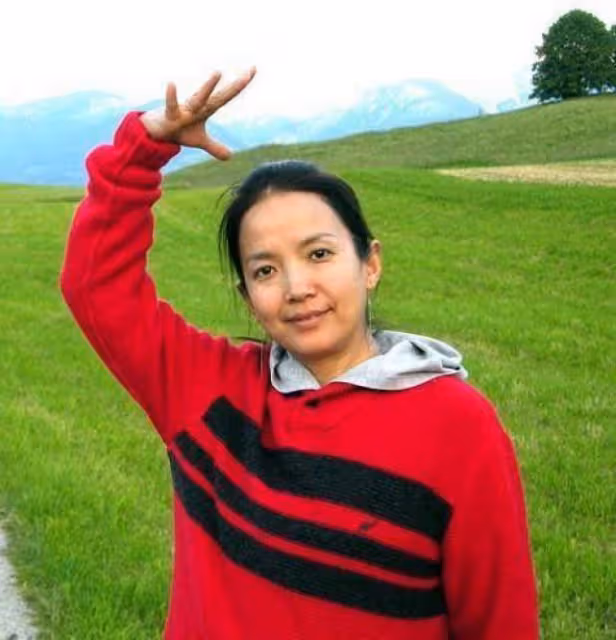 孫海英呂麗萍合體撿垃圾，被曝年收入數百萬，還與乞丐搶垃圾？