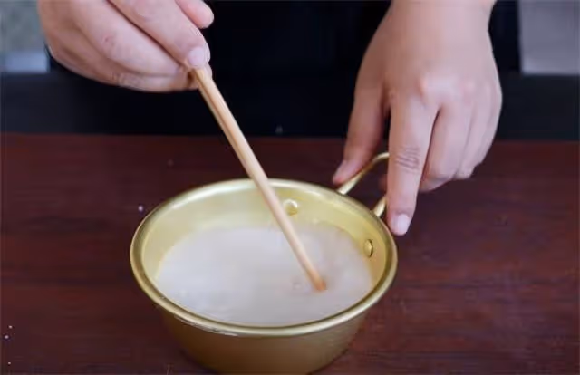 1碗面1碗水,原來飯店燒餅都這樣做,酥軟又薄層,吃上一口滿嘴香