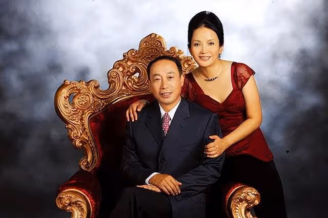 生活落魄?孫海英呂麗萍美國幫人除草干農活,撿垃圾賣錢超節儉