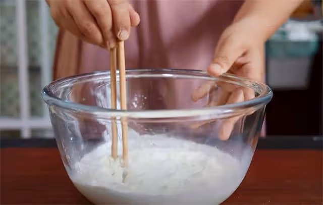 自製雪糕牛奶布丁,細膩無冰渣,5分鐘速成,這才是小布丁的味道