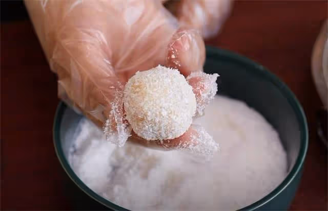 自製山楂糯米糍,冰激凌口感,香軟甜糯,沒食慾吃2塊,開胃下飯