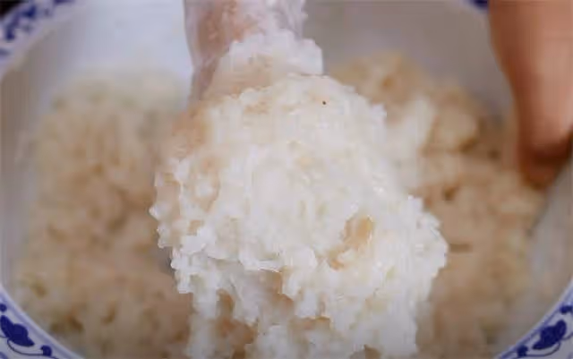 教你做糯米涼切糕,清涼軟糯,粽香味濃,比粽子更簡單好吃