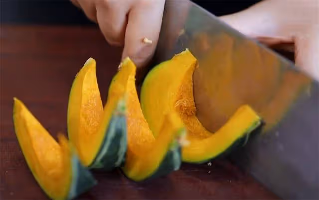 懶人減肥多吃烤蔬菜，少油低脂飽腹感強，優質碳水讓你越吃越美