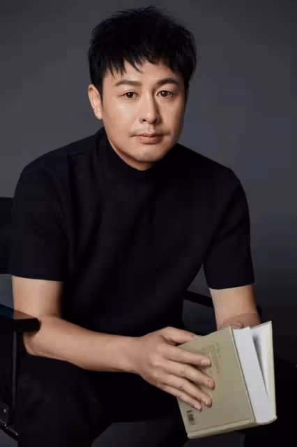 《狂飆》「反派」進校園被瘋狂追捧，配角們的爭議行為該叫停了？