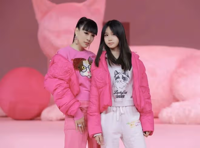 鍾麗緹曬全家首次同場走秀，女兒超模範十足，多位星二代各展風采