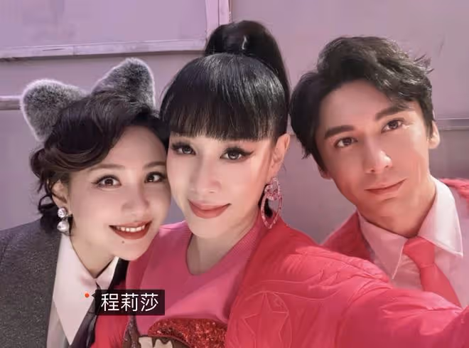 鍾麗緹曬全家首次同場走秀，女兒超模範十足，多位星二代各展風采