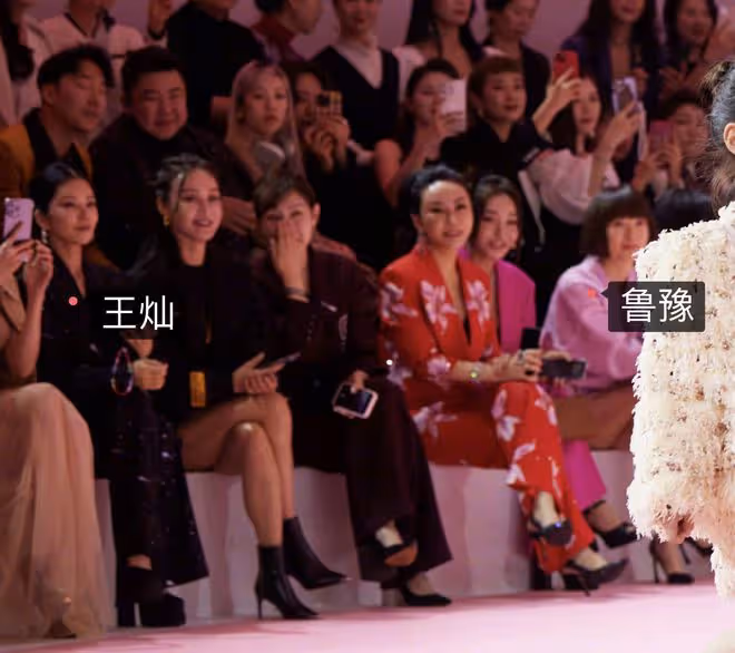 鍾麗緹曬全家首次同場走秀，女兒超模範十足，多位星二代各展風采