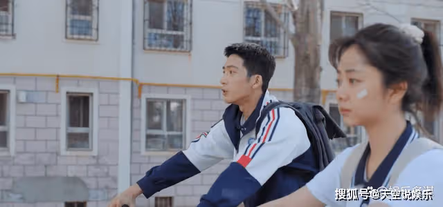 《歸路》路晨真實身份曝光，生父地位堪比市長，歸曉徹底傻眼
