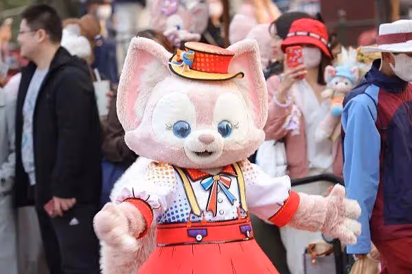 玲娜貝兒的演員是人，不是「內膽」