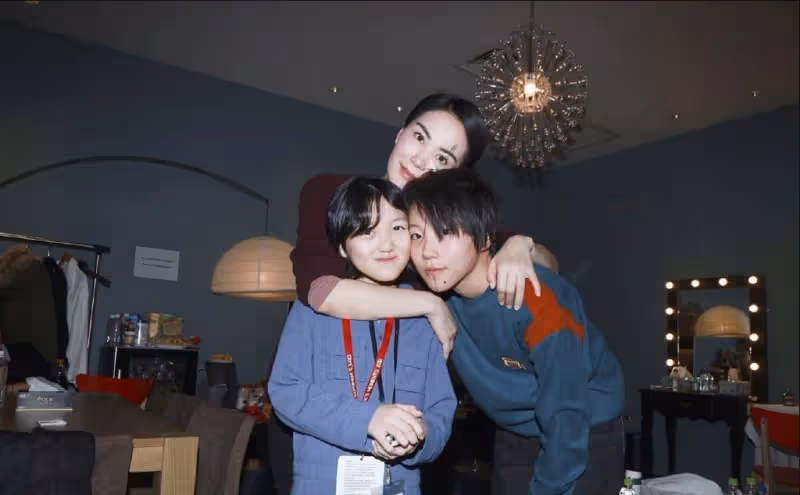 李嫣學費一年幾百萬,李夏學費一月3k,不是李亞鵬偏心,差別在媽