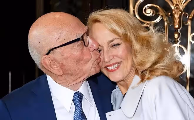 92歲默多克官宣第5次結婚,66歲未婚妻發文:我已墜入愛河
