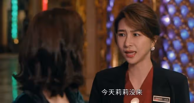 他是誰：聶小雨頻頻出格，衛國平人設崩塌，兩人的感情戲越來越扯