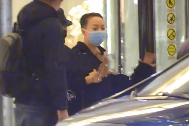 68歲張國立攜妻與宋丹丹聚餐，鄧婕年輕富態，62歲宋丹丹精神奕奕