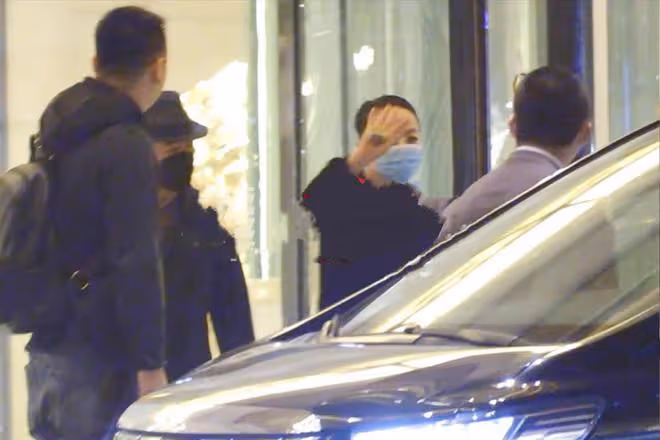 68歲張國立攜妻與宋丹丹聚餐，鄧婕年輕富態，62歲宋丹丹精神奕奕