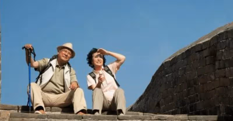 公婆不帶孫每月給兒媳5千，旅遊一個月後，回來發現兒媳把鎖換了