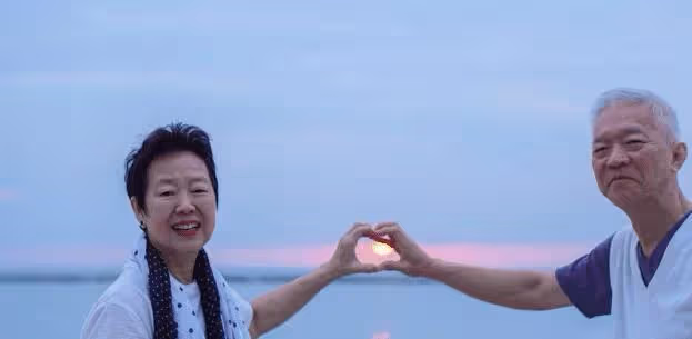 公婆不帶孫每月給兒媳5千，旅遊一個月後，回來發現兒媳把鎖換了