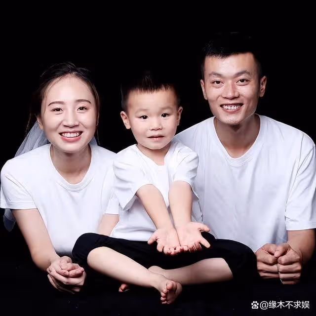 網紅秋天媽媽離婚，丈夫坐牢3年，替丈夫還150萬賭債，卻被罵自私