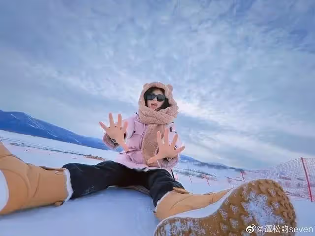 童顏女神譚松韻的10個秘密!斗圖王者愛吃辣子愛喝茶