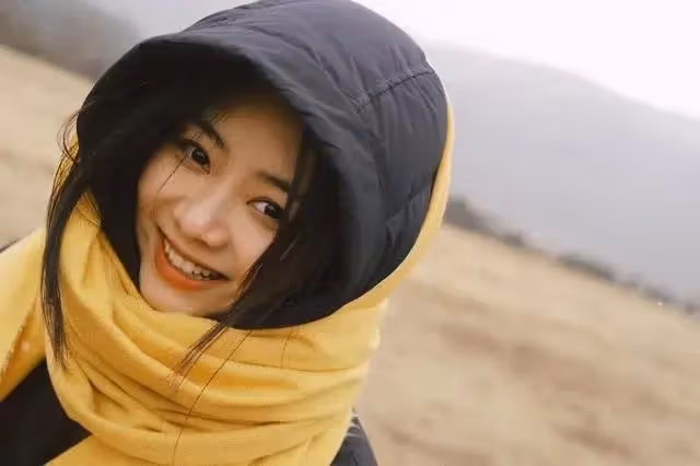 童顏女神譚松韻的10個秘密!斗圖王者愛吃辣子愛喝茶
