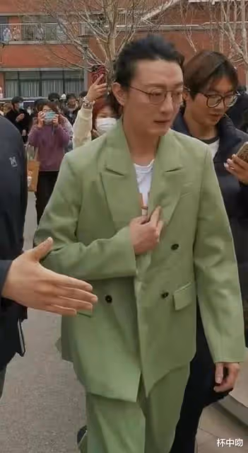 「高啟盛」蘇小玎剛紅就膨脹?直播帶貨不尊重女性,董璇之前怎麼看上他了...