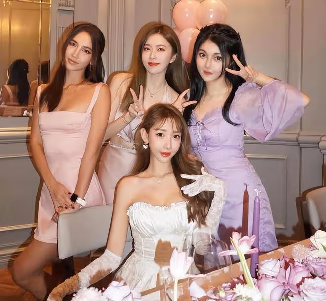 陳冠希前女友慶祝28歲生日,鮮花擺滿整個房間,閨蜜送其獎盃
