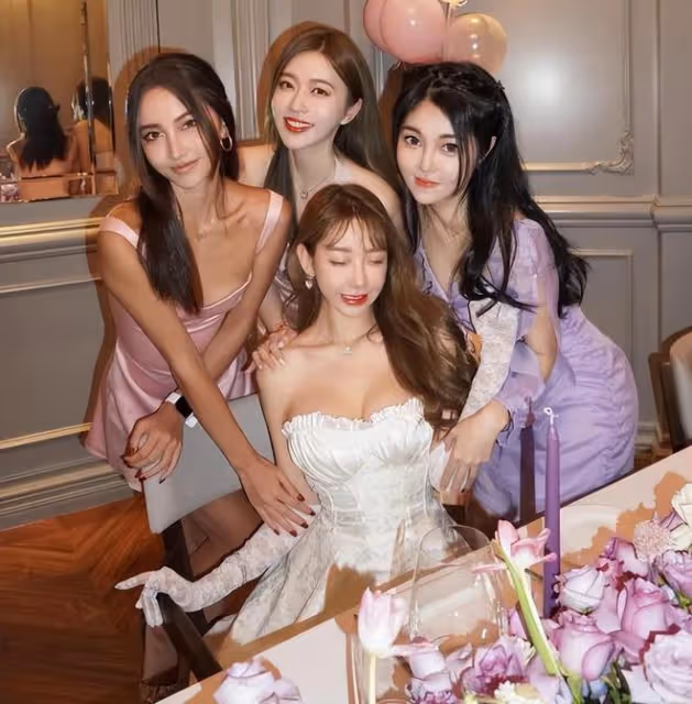 陳冠希前女友慶祝28歲生日,鮮花擺滿整個房間,閨蜜送其獎盃