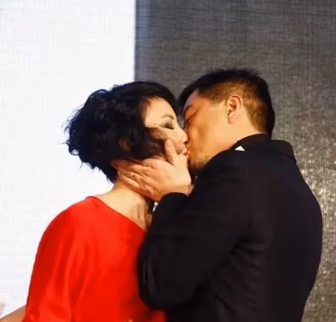 醋意滿滿！李亞鵬幽默回應自己為什麼不能擁有王菲，網友：放不下