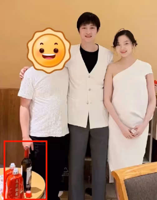 雎曉雯被曝奉子成婚,嫁同行男模被扒喜宴寒酸,請客酒店人均49元
