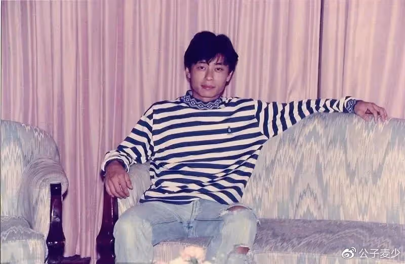 曝60歲王傑被富婆「包養」!巔峰時嗓子被人毒啞,如今蒼老無人識