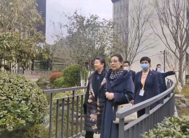 69歲關牧村攜丈夫住頂級養老院!最高需500萬,專人照顧生活愜意