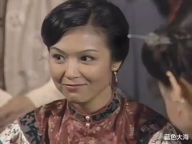 張鳳妮:曾經的最美港姐,但只能出演配角,最後成為人生大贏家