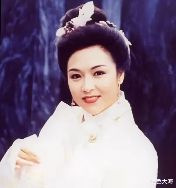 張鳳妮:曾經的最美港姐,但只能出演配角,最後成為人生大贏家