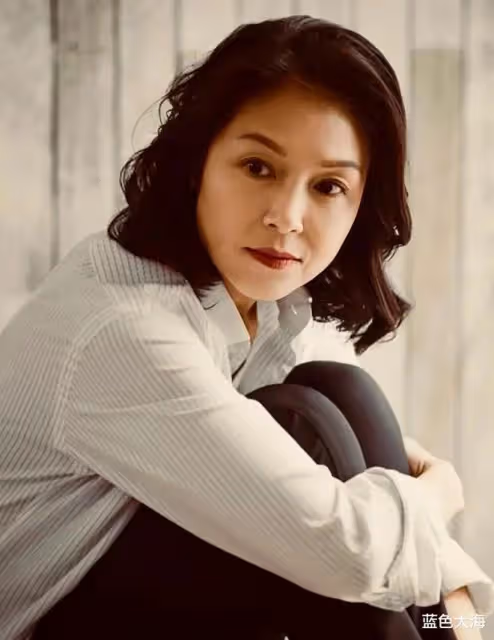 張鳳妮：曾經的最美港姐，但只能出演配角，最後成為人生大贏家