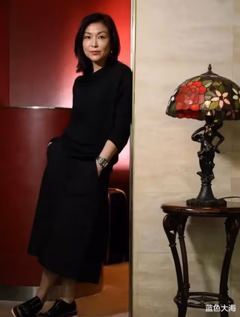 張鳳妮：曾經的最美港姐，但只能出演配角，最後成為人生大贏家
